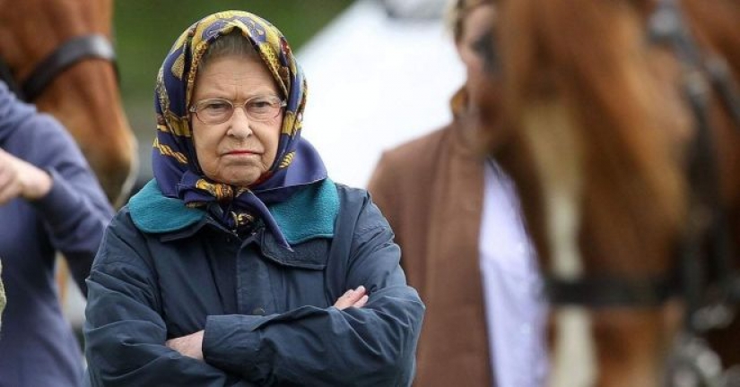 25" monóxido de carbono " fotos de la reina Isabel II, que pueden convertirse fácilmente en memes