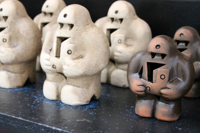 25 most popular souvenirs from around the world 25 most popular souvenirs from around the world