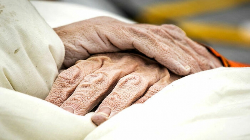 25 rare photos of Olympians showing what is happening behind the scenes of big sports