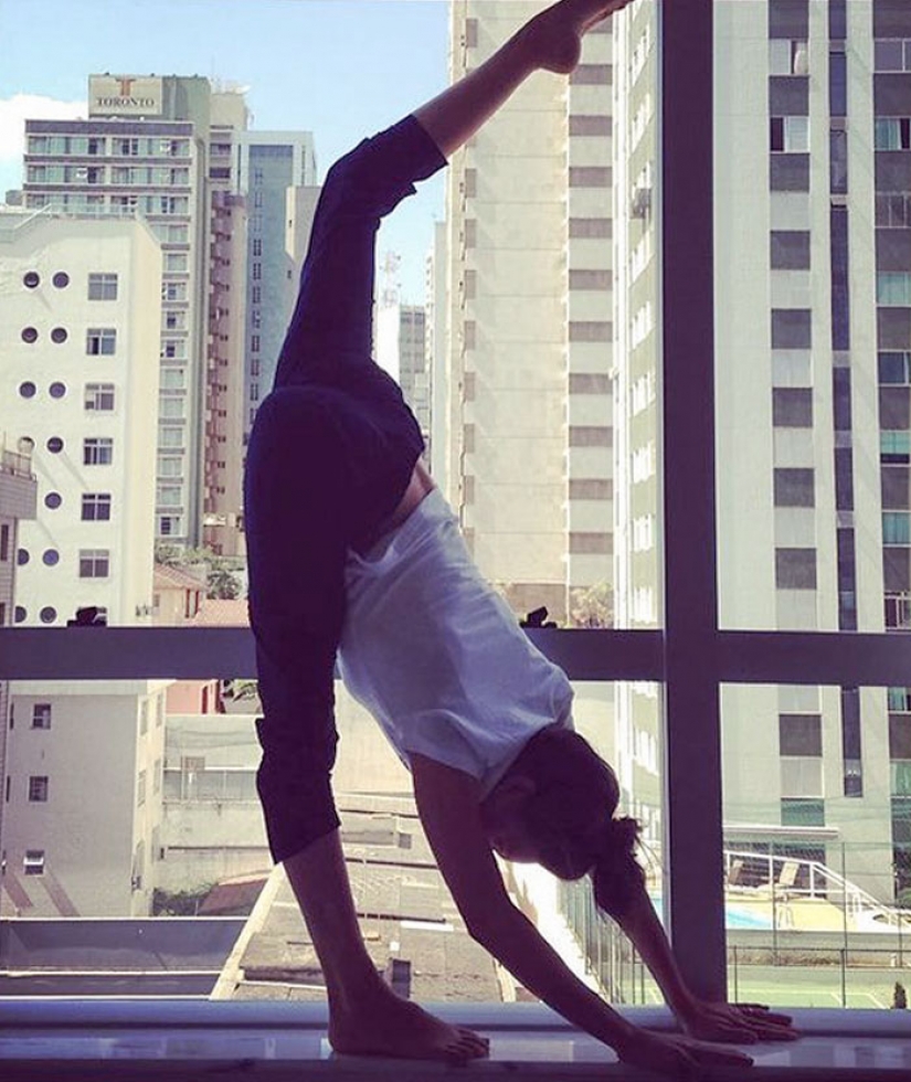 25 rare photos of Olympians showing what is happening behind the scenes of big sports