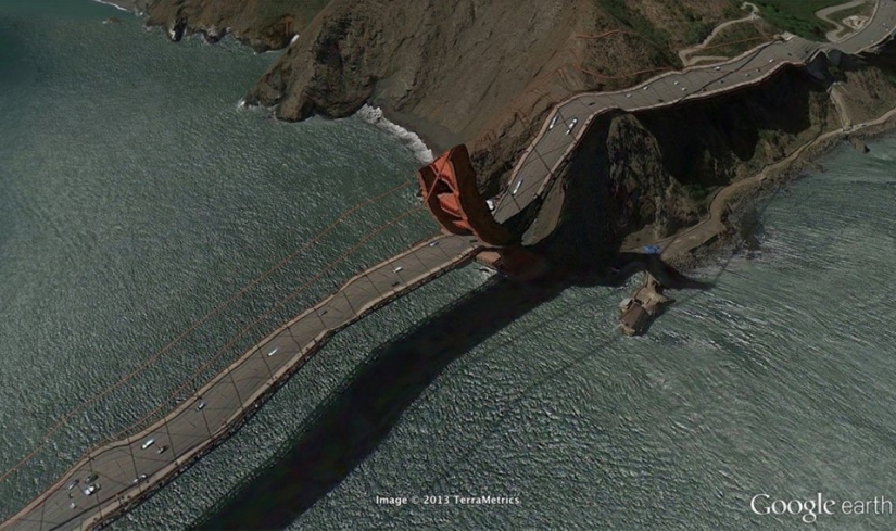 32 photos from Google Earth, contrary to common sense
