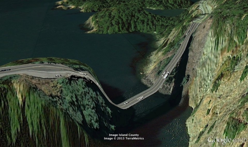 32 photos from Google Earth, contrary to common sense