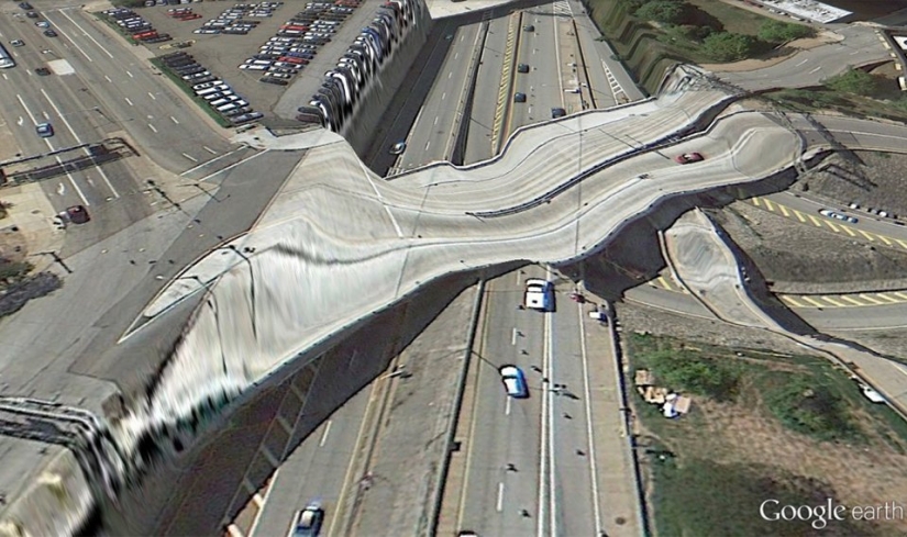 32 photos from Google Earth, contrary to common sense