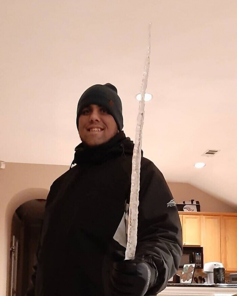 35 photographs about what is happening now in the frozen Texas