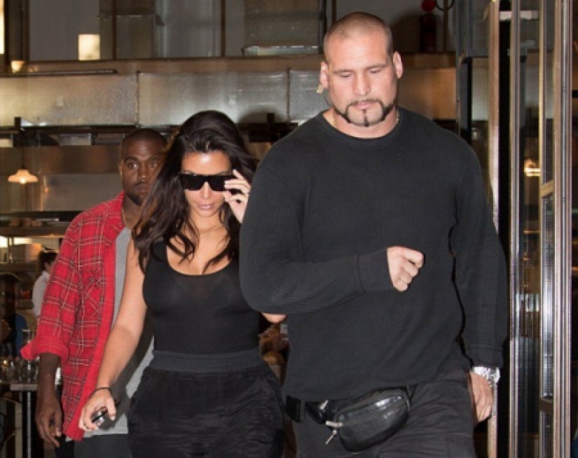 5 bodyguards of stars, which the girls drooling