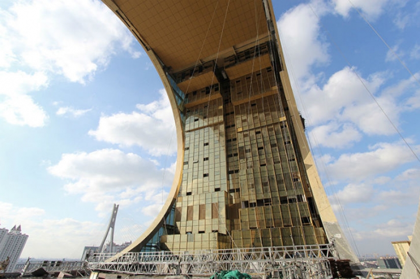 5 spherical skyscrapers that defy the laws of nature