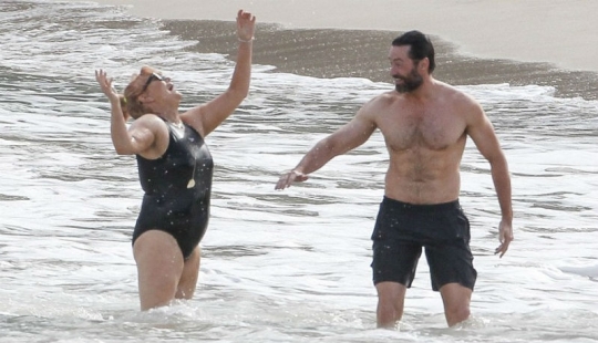 6 celebrity wives who don't look like celebrity wives