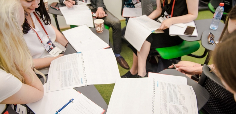 8 annoying words and phrases on your resume that make hiring managers cringe