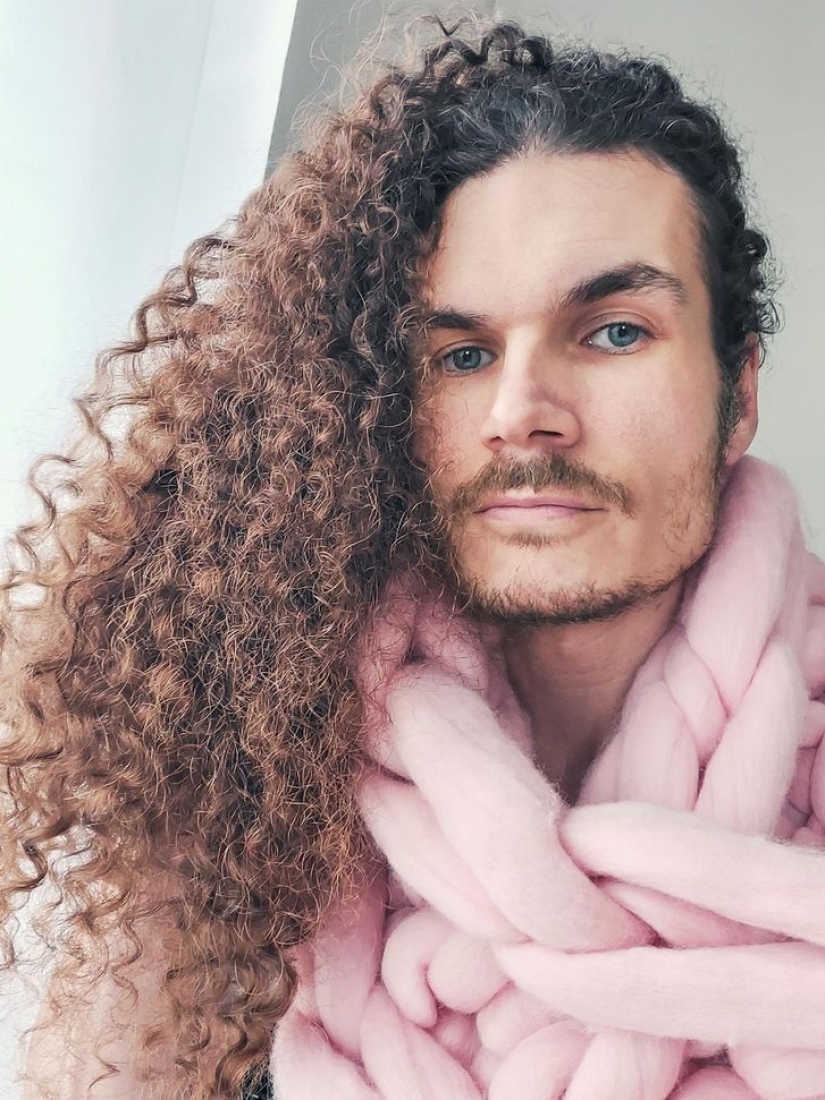 8 hombres con una magnífica melena