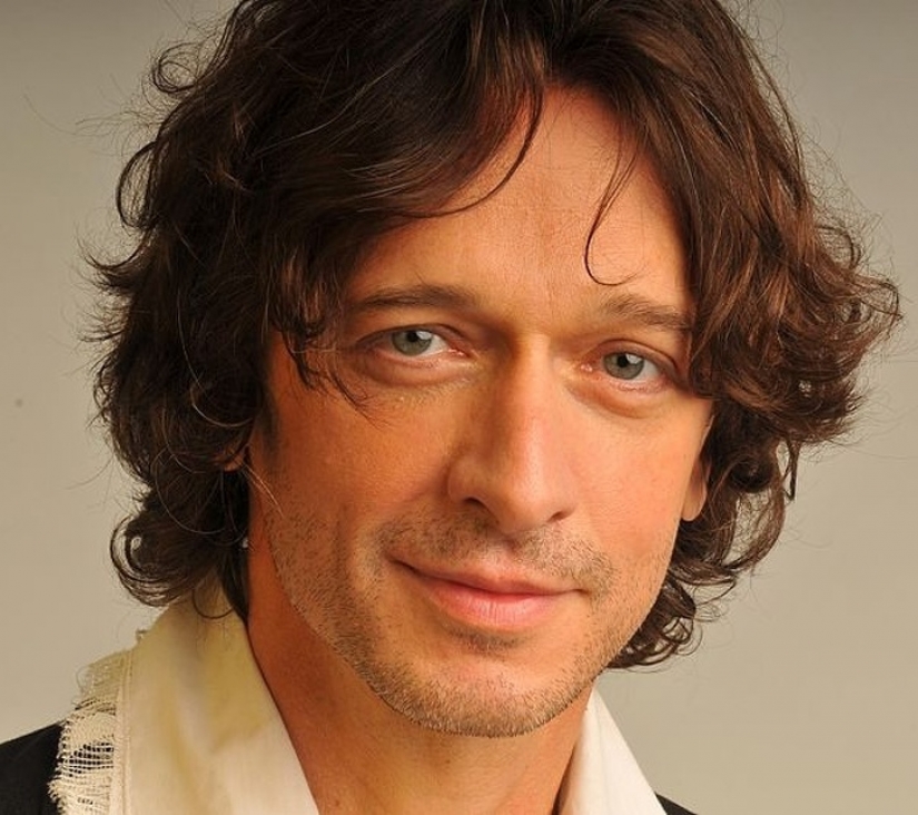 9 types of smiles and what they mean