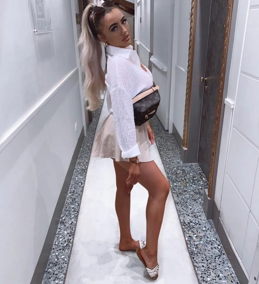 A 19-year-old blogger who dropped out of college, earned her own house and teaches this to others