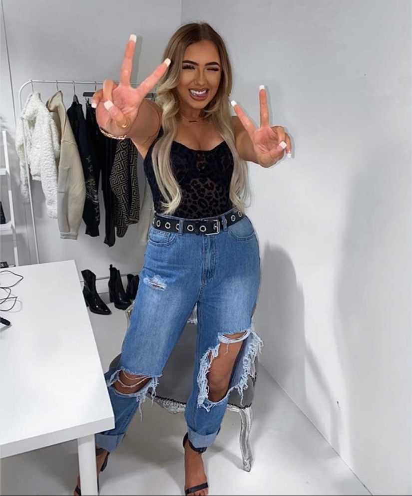 A 19-year-old blogger who dropped out of college, earned her own house and teaches this to others