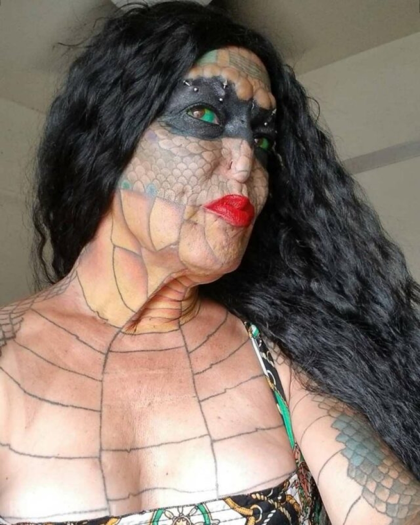 A banker from the USA paid 6 million to change his life and become a "reptiloid"