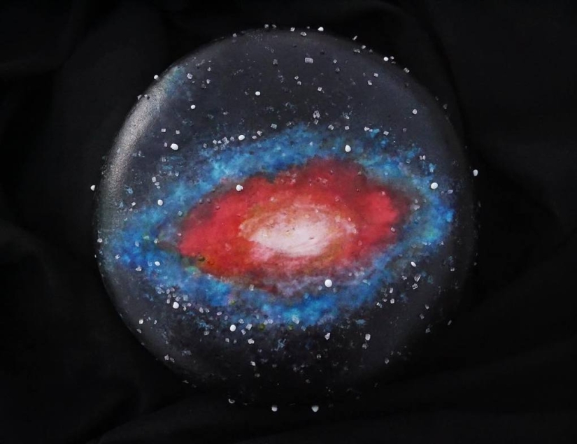 A basin of olivier, dumplings, a dead pigeon and other ironic cakes of a pastry chef from St. Petersburg