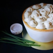 A basin of olivier, dumplings, a dead pigeon and other ironic cakes of a pastry chef from St. Petersburg