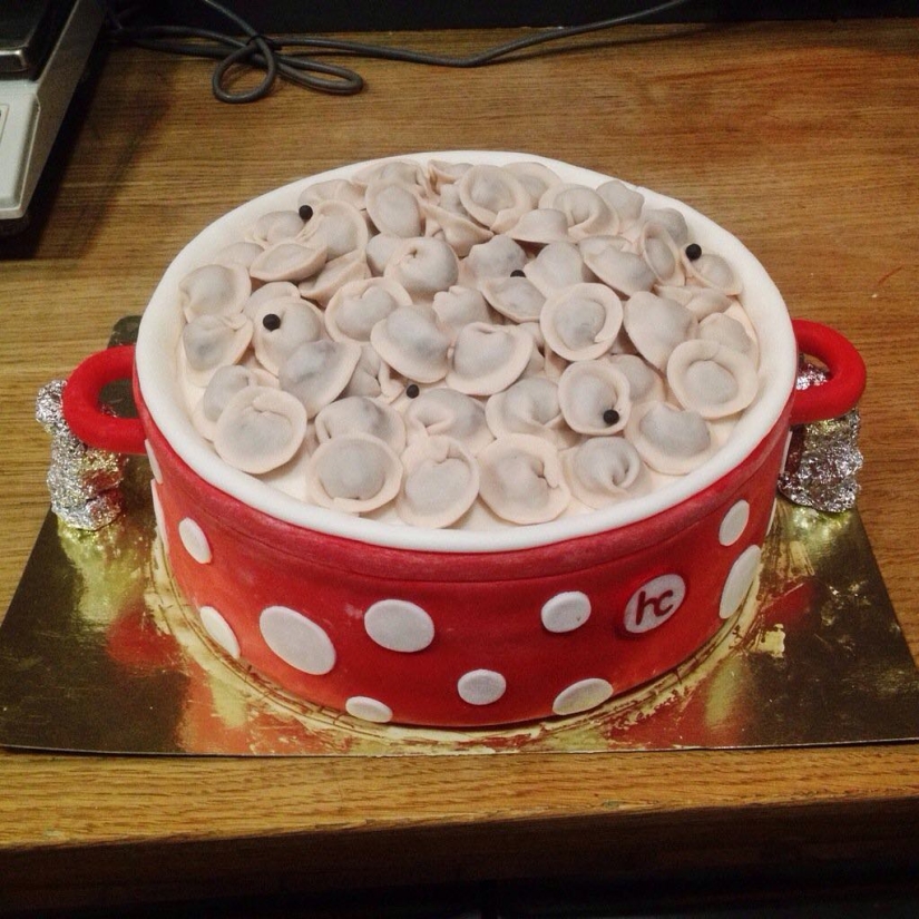 A basin of olivier, dumplings, a dead pigeon and other ironic cakes of a pastry chef from St. Petersburg
