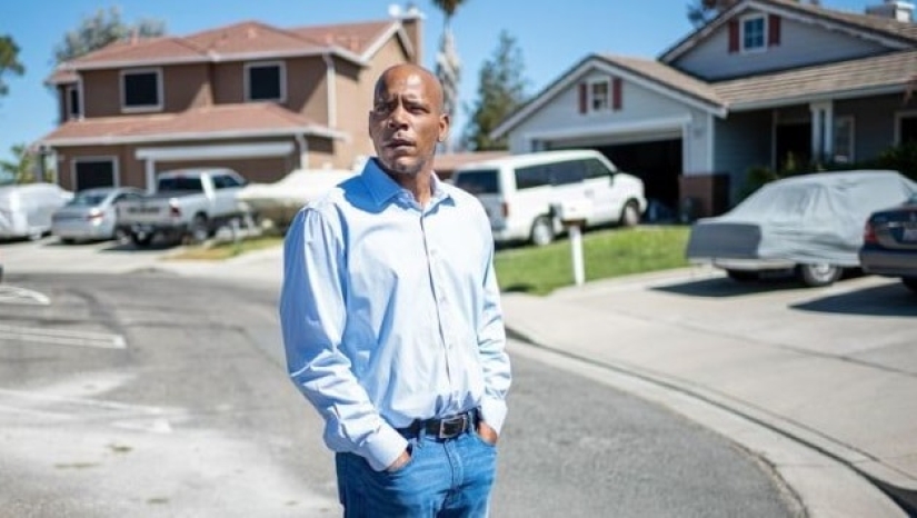 A black Tesla employee accused the company of racism and sued $ 137 million A black Tesla employee accused the company of racism and sued $ 137 million