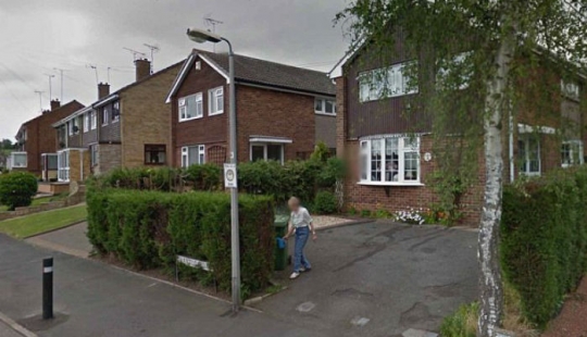 A British woman saw her mother who died a year and a half ago on the Google Earth panorama