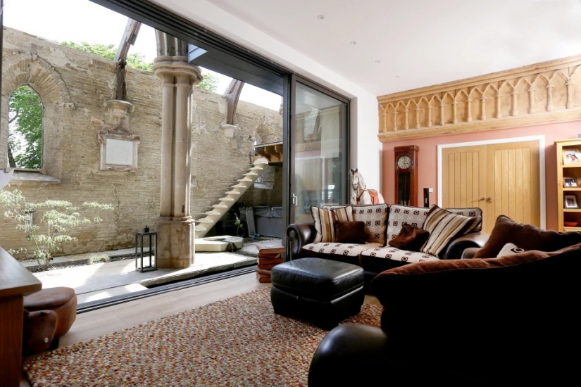 A couple from the UK bought a dilapidated church and turned it into a luxury mansion A couple from the UK bought a dilapidated church and turned it into a luxury mansion