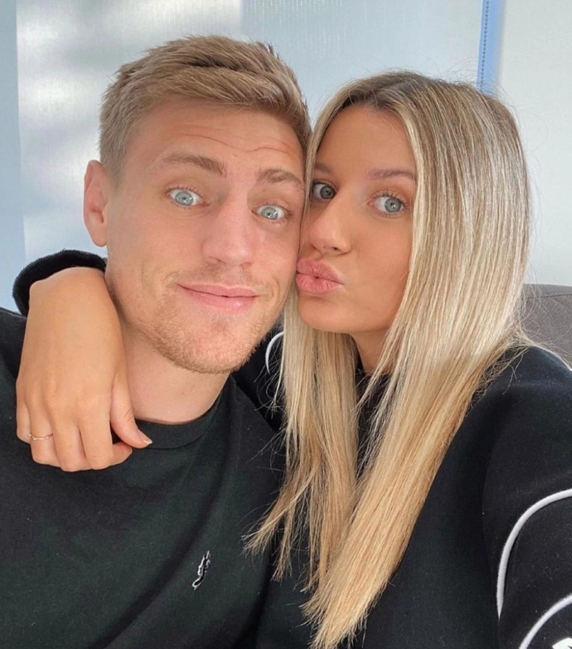 A couple of lovers or a brother and sister? Instagram users guess who the people in the photos are to each other