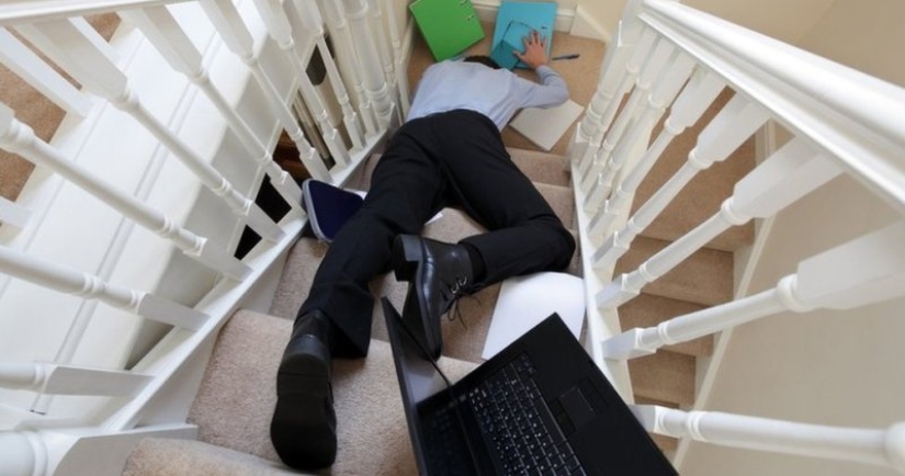 A German working at the "remote" fell at home and received compensation from the company through the court