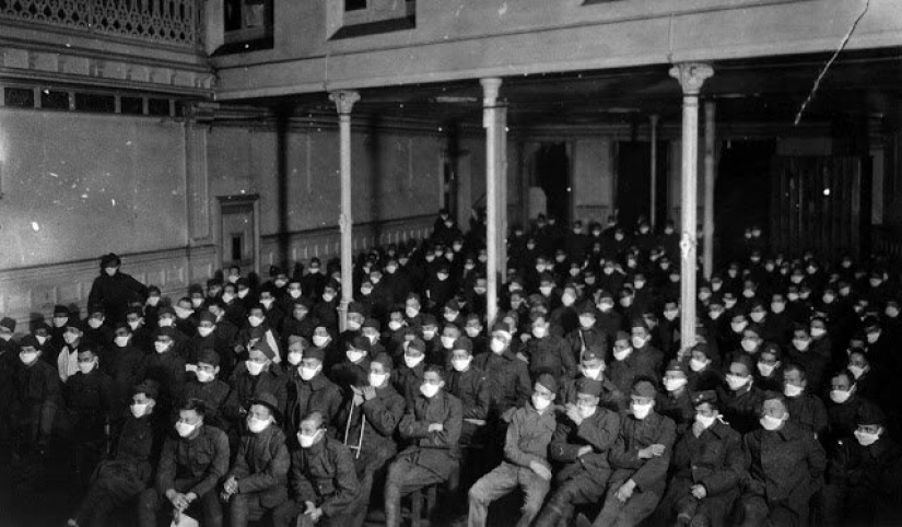 A hundred years ago, the world was raging "Spanish flu"