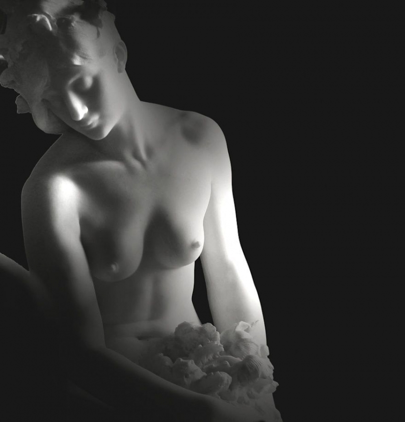 A living heart beats under the marble skin