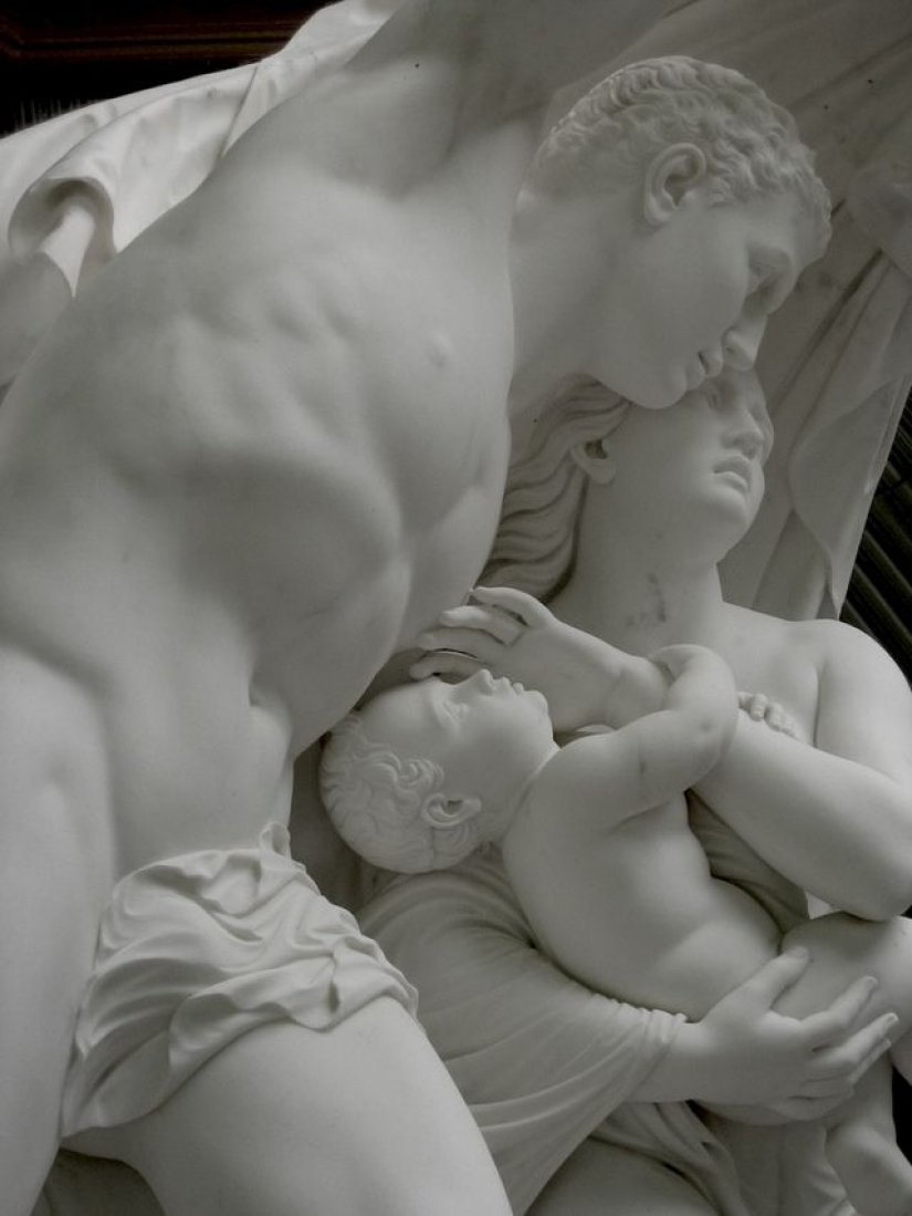 A living heart beats under the marble skin