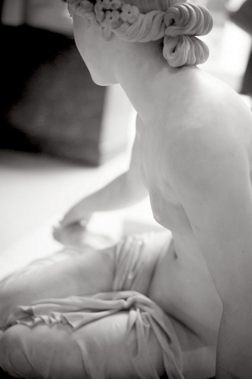 A living heart beats under the marble skin