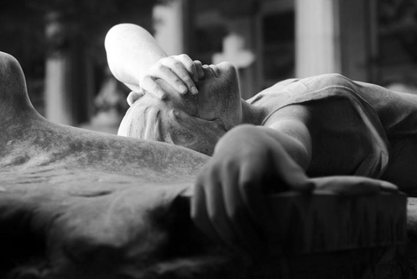 A living heart beats under the marble skin