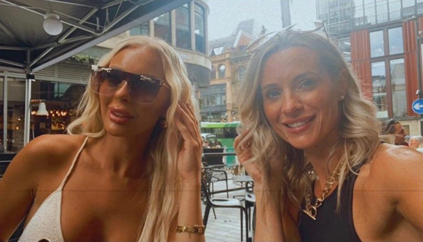 A pesar de la diferencia de 20 años, madre e hija parecen hermanas