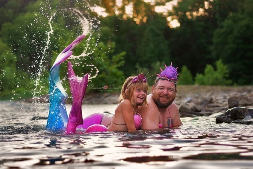 A photo shoot of a father with a little daughter in the image of mermaids conquered social networks A photo shoot of a father with a little daughter in the image of mermaids conquered social networks