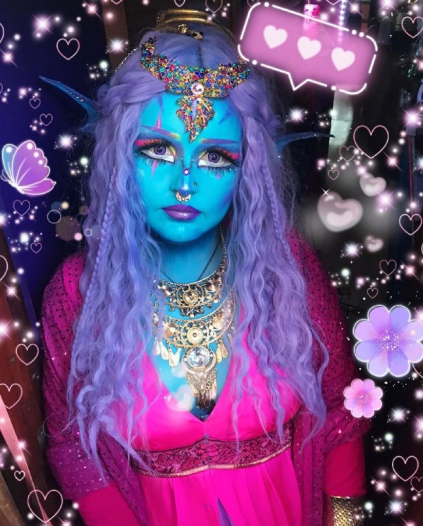 A special girl, Lauraya Lee, considers herself an alien and dreams of blue skin