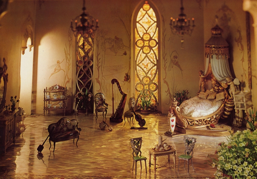 A stunning dollhouse that costs more than three rubles in Moscow