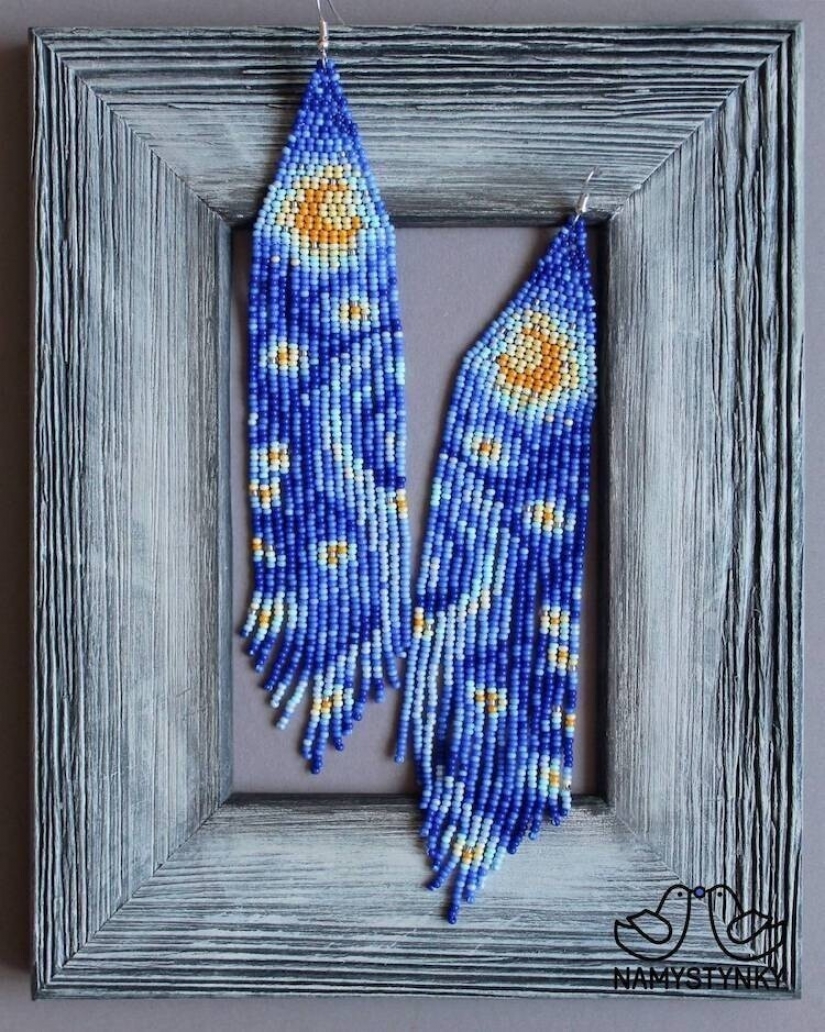 A talented Ukrainian woman makes beaded earrings based on the plots of famous paintings A talented Ukrainian woman makes beaded earrings based on the plots of famous paintings