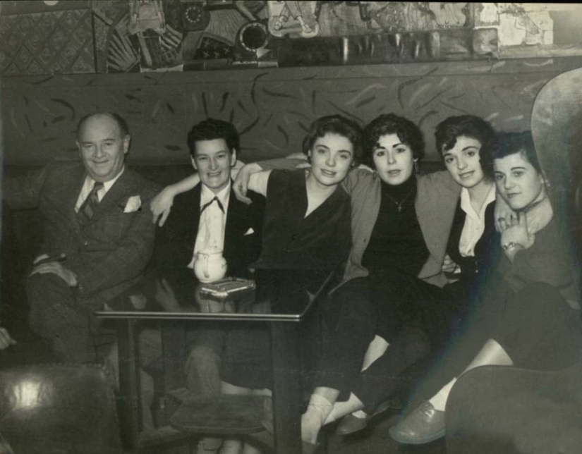 A vicious relationship: a lesbian club and the black comedy "The Murder of Sister George" A vicious relationship: a lesbian club and the black comedy "The Murder of Sister George"