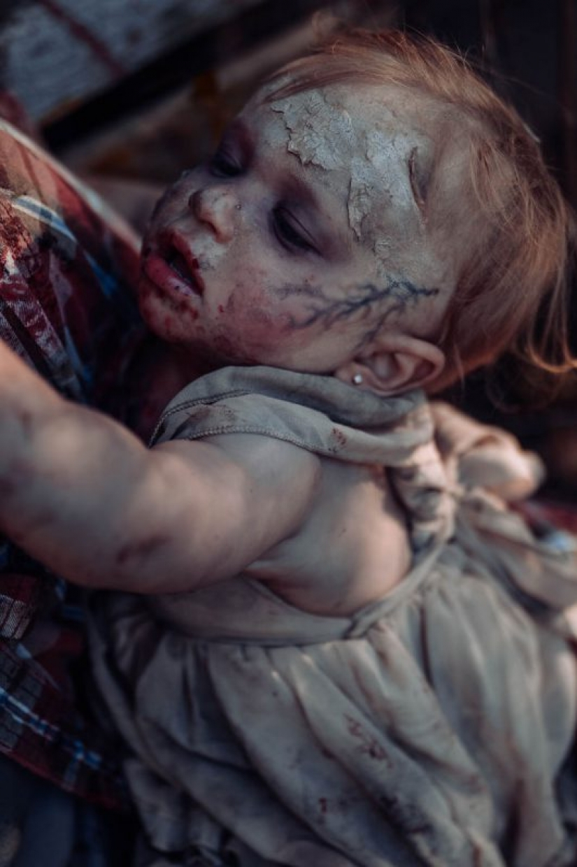A woman "zombified" her daughter for the sake of a photo shoot, and what happened in the end is horrifying