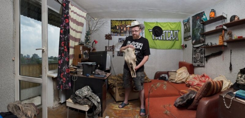 About the life of modern recluses of Hickey: photo project "Journey to the edge of the room" by Natalia Ershova