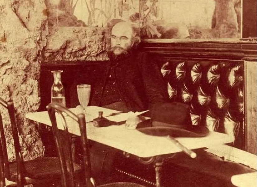 Absinthe is a genius for mediocrity, but death is for a true genius