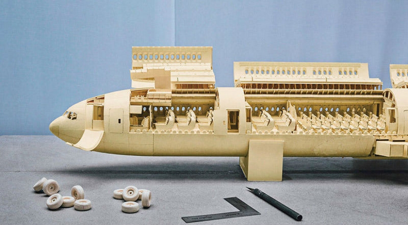 Aerobatics in the creation of paper planes