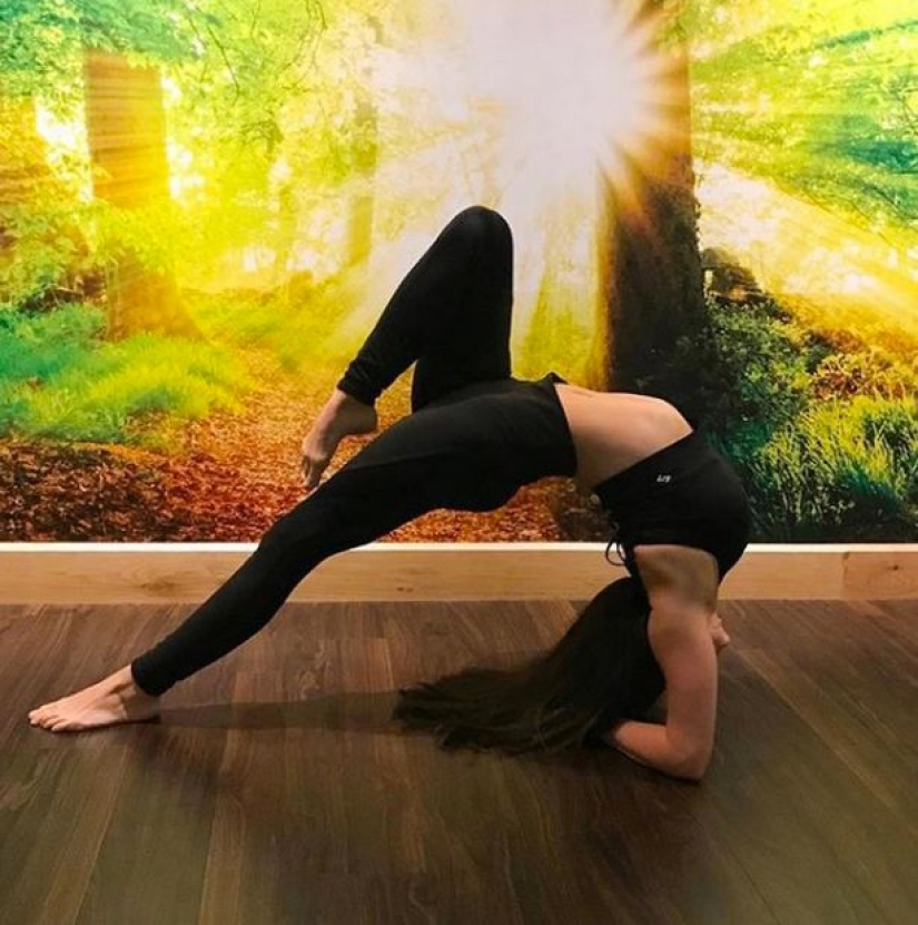 After the kids - like candy: the model showed how she got into shape with the help of yoga