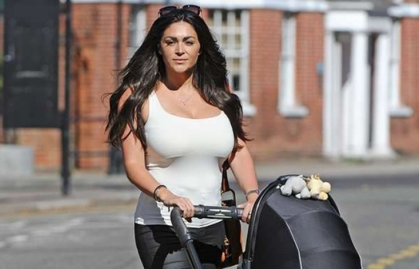 After the kids - like candy: the model showed how she got into shape with the help of yoga