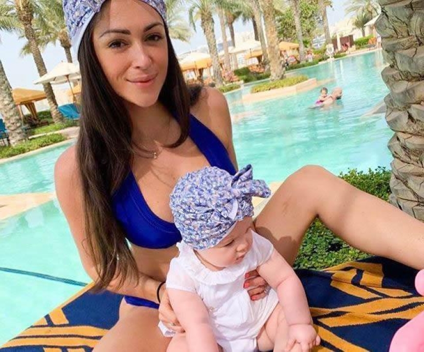 After the kids - like candy: the model showed how she got into shape with the help of yoga