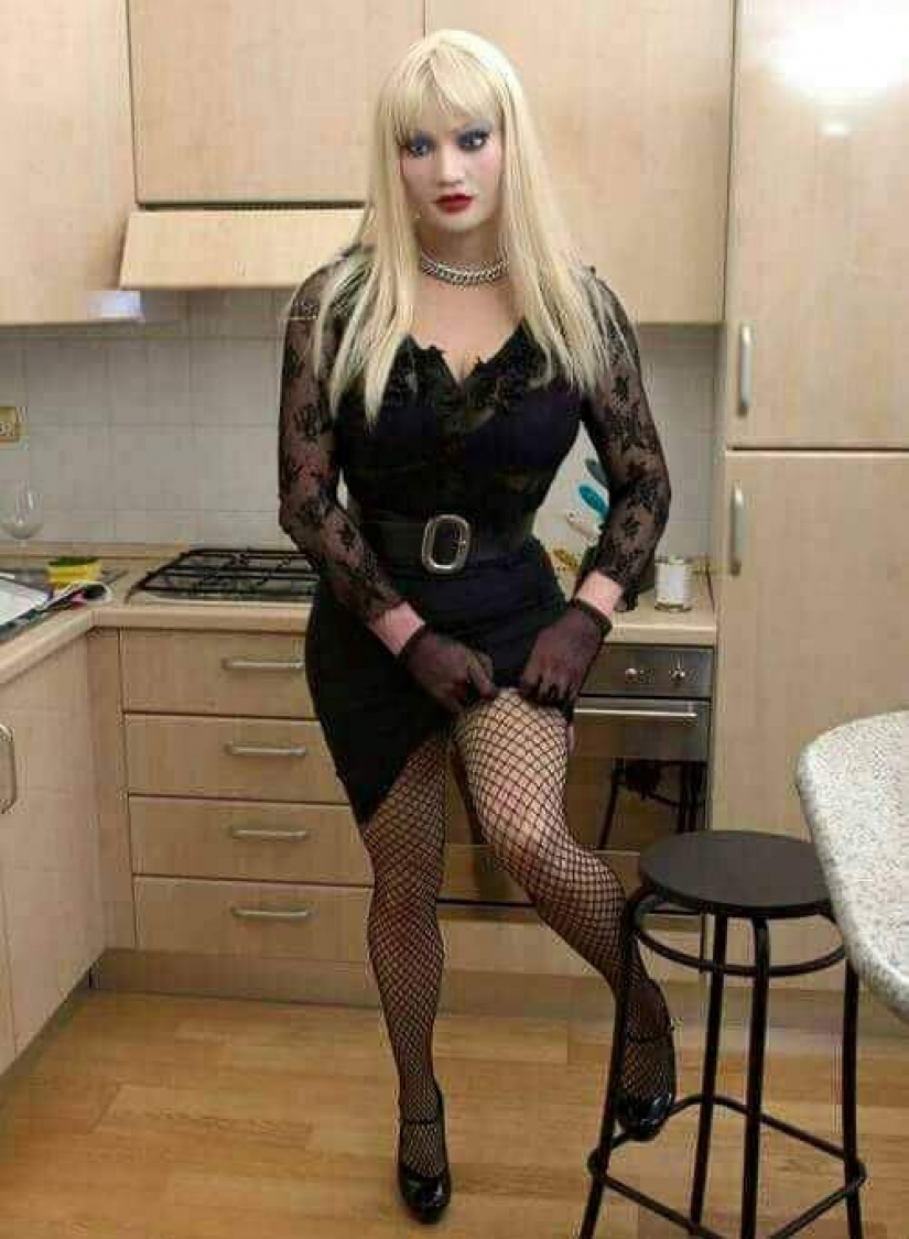 All our life — game, or Why people dress up in latex dolls