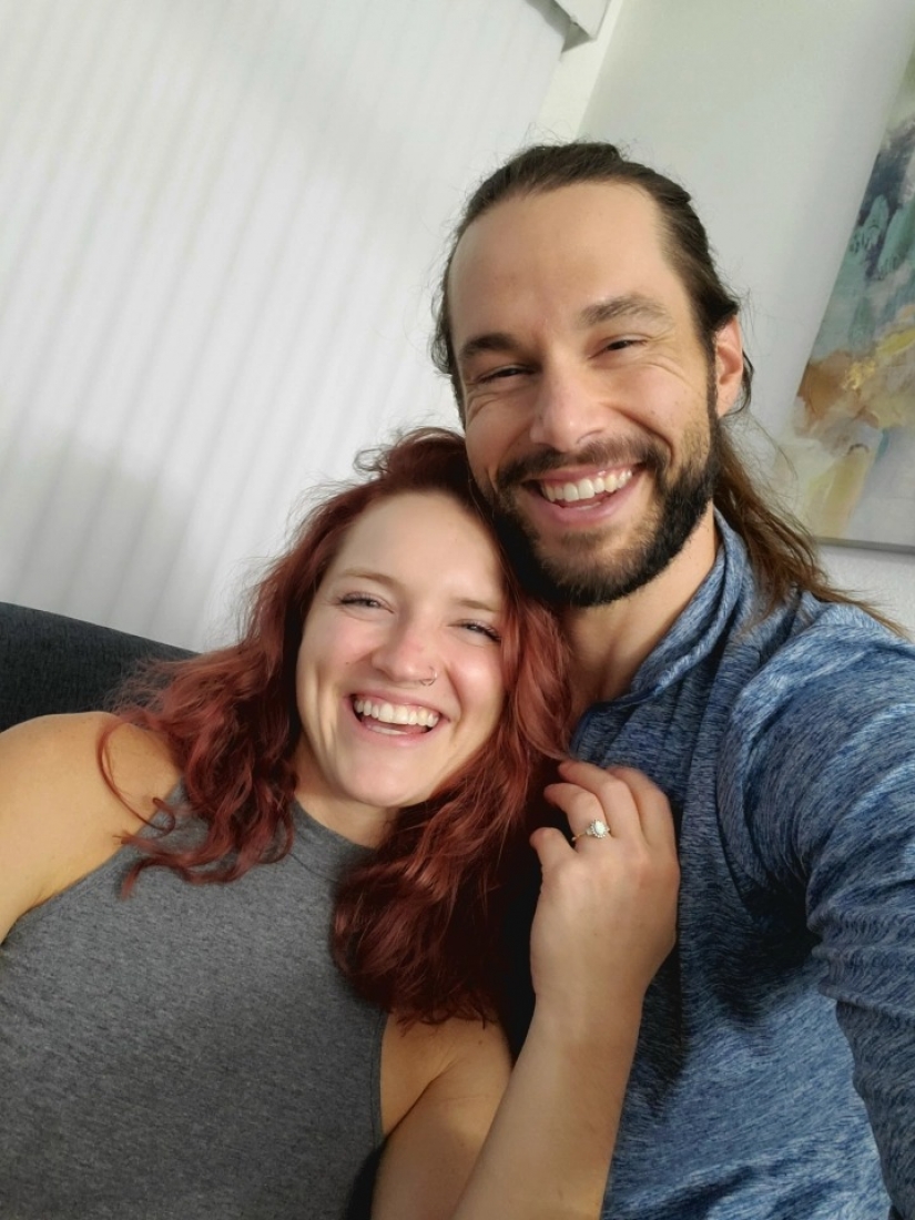 Amor por el espectáculo: una pareja caliente de California tiene sexo delante de extraños por dinero