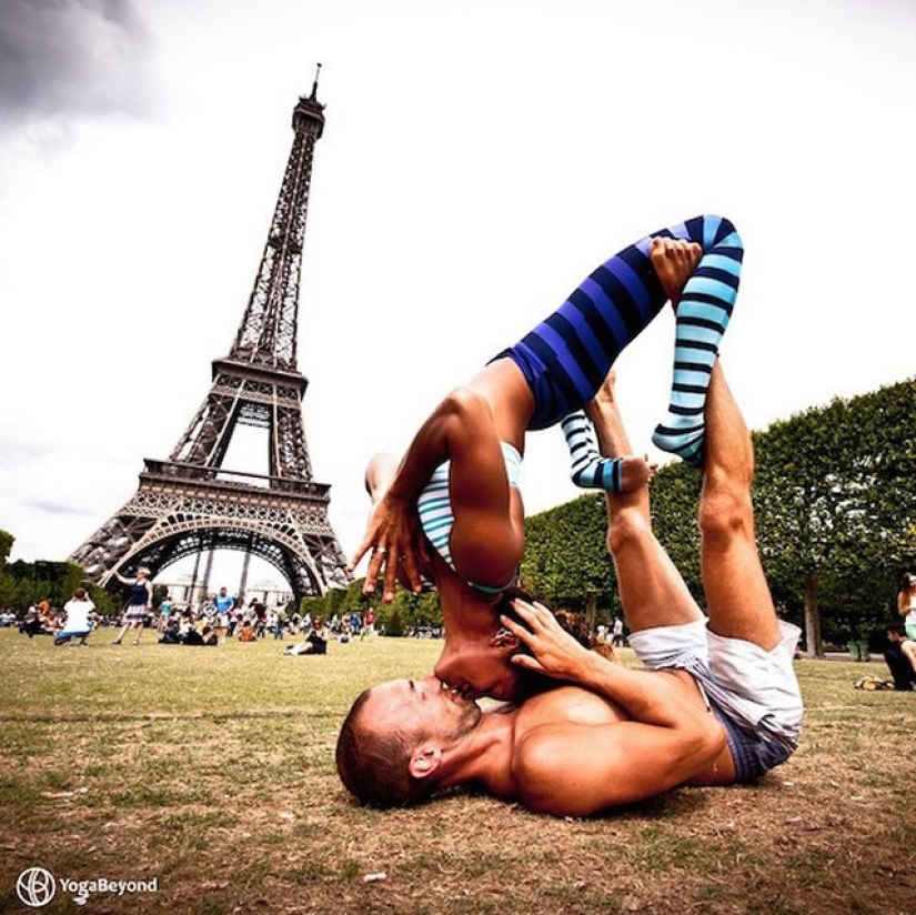 Amor y clases de yoga se pueden encontrar en todas partes Amor y clases de yoga se pueden encontrar en todas partes