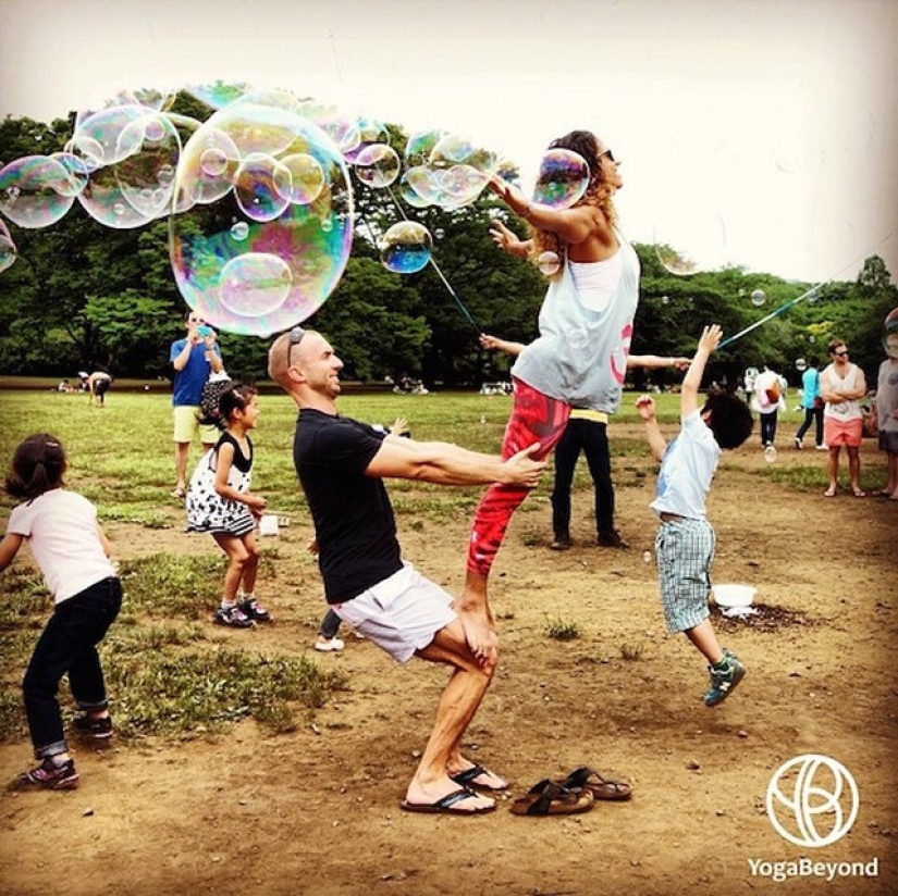 Amor y clases de yoga se pueden encontrar en todas partes Amor y clases de yoga se pueden encontrar en todas partes