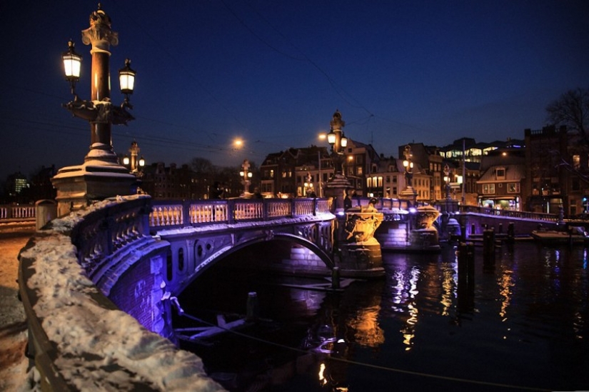 Amsterdam en las figuras y fotos