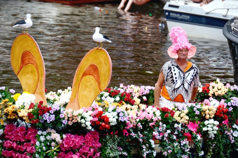 Amsterdam in figures and photos