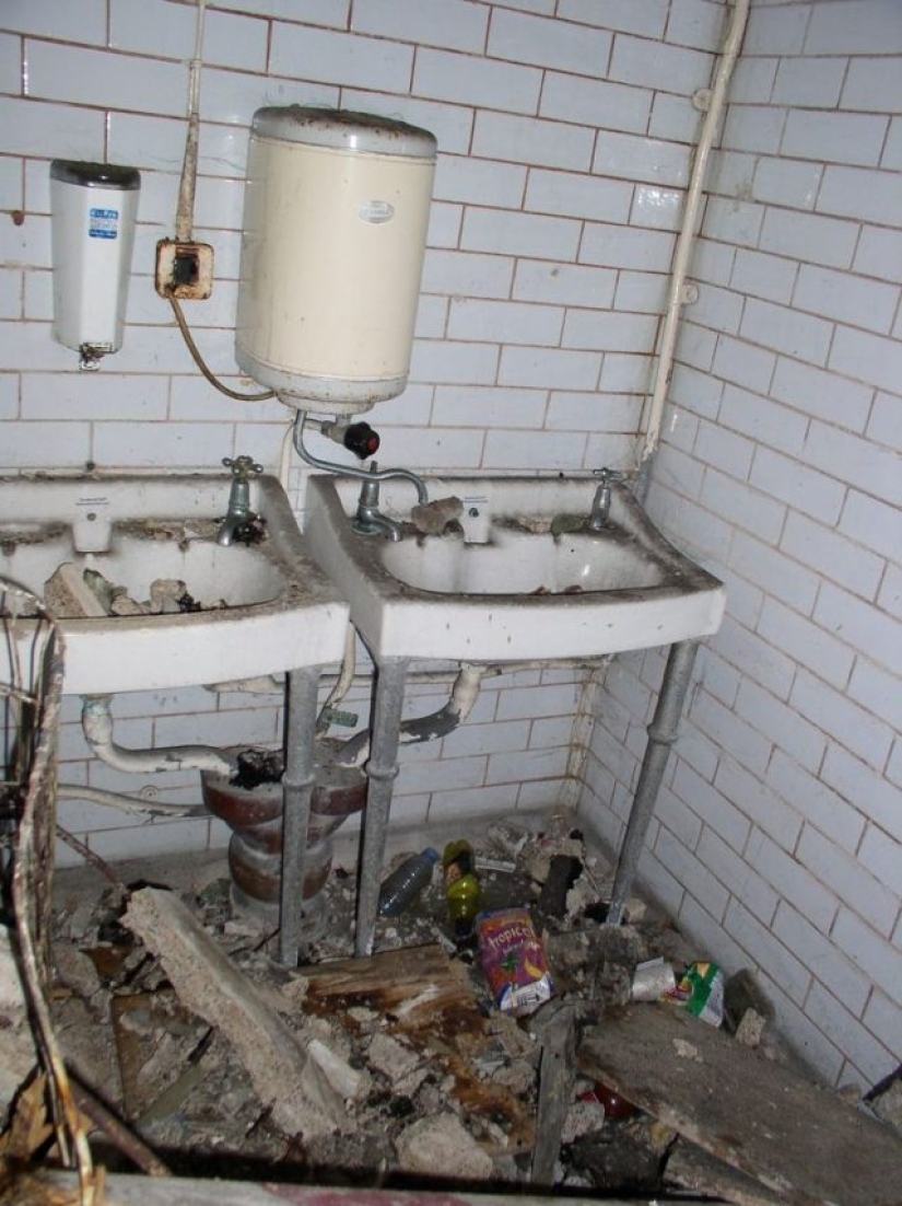 An architect from England turned an abandoned public toilet in the house of his dreams